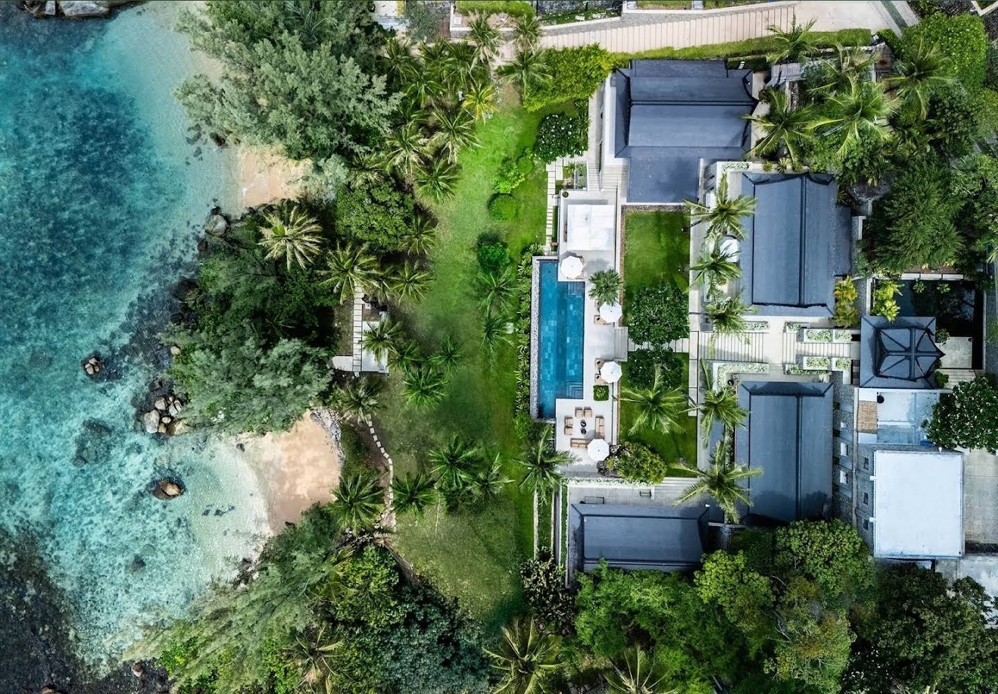 ​Villa Analaya — Luxury 6-Bedroom Beachfront Estate - full photo 4