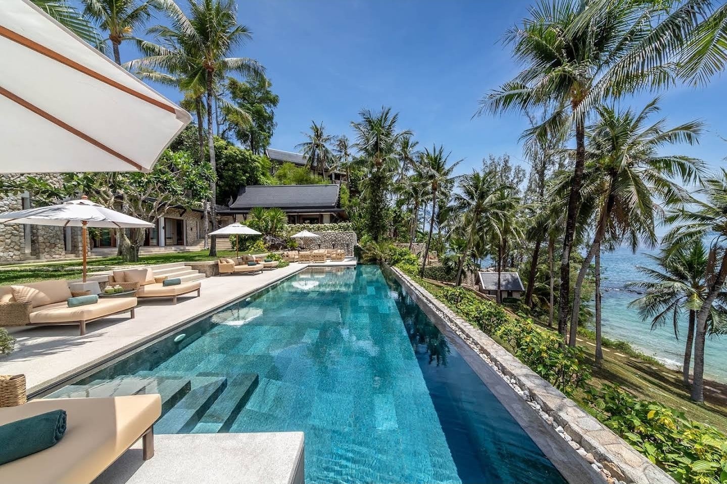 ​Villa Analaya — Luxury 6-Bedroom Beachfront Estate - full photo 9