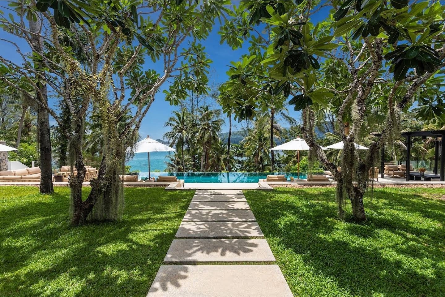 ​Villa Analaya — Luxury 6-Bedroom Beachfront Estate - full photo 10