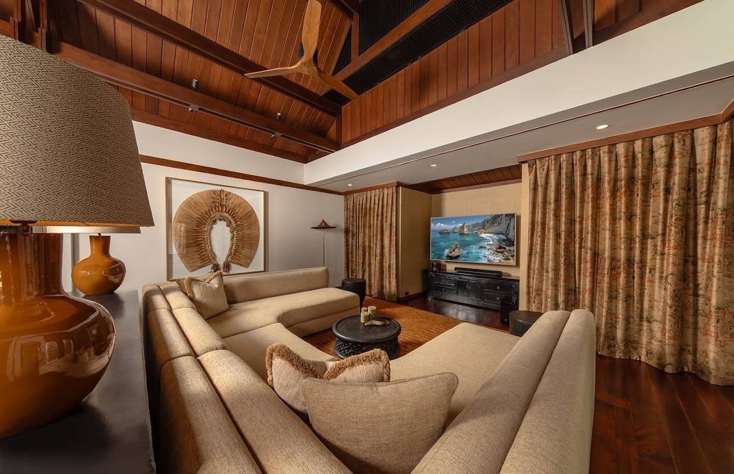 ​Villa Analaya — Luxury 6-Bedroom Beachfront Estate - full photo 18