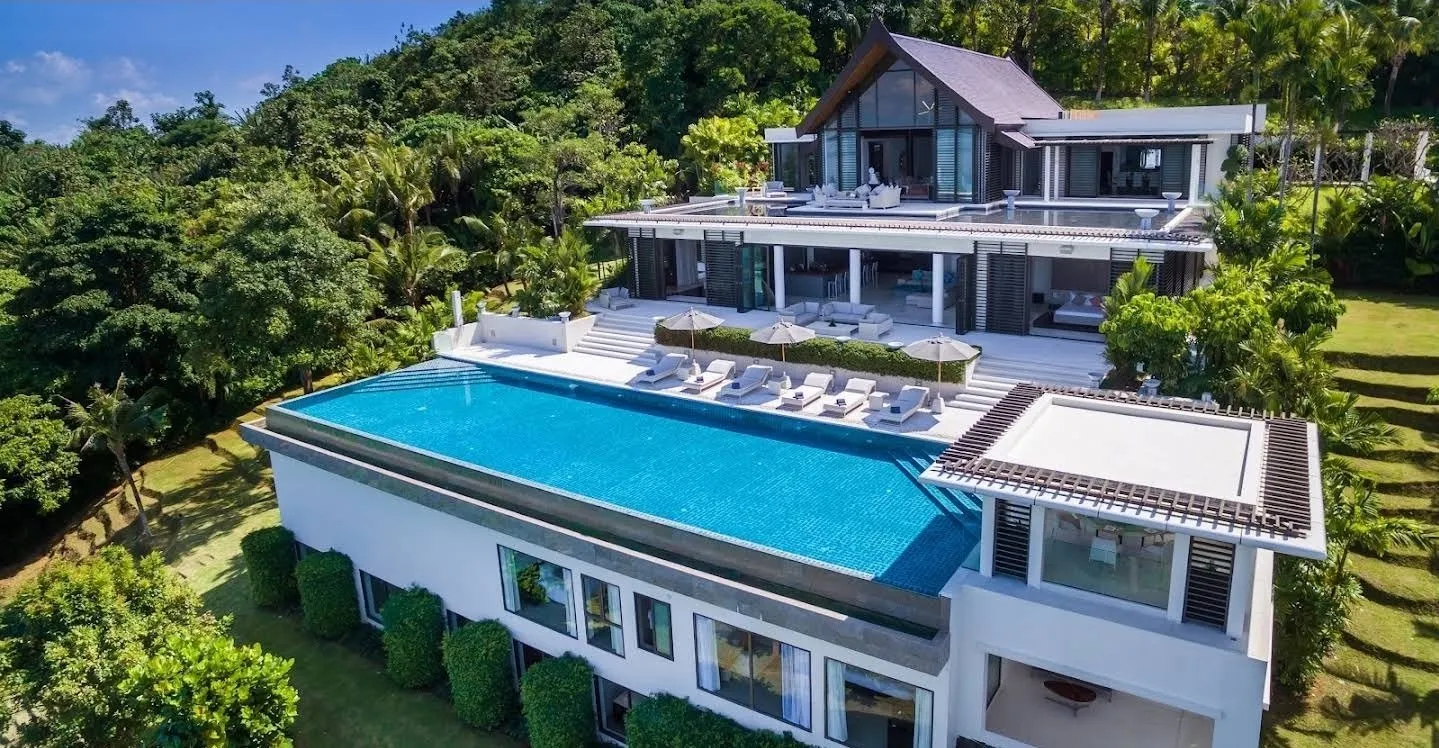 Villa Ocean's 11 — Luxurious 6-Bedroom Oceanfront Sanctuary on First Beachfront Line - full photo 3