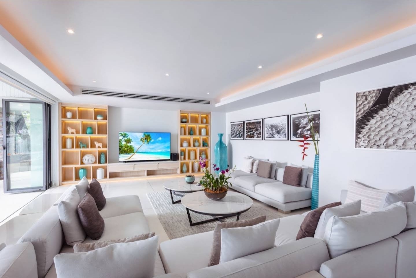 Villa La Prana — Luxury 7-Bedroom Oceanfront Estate - full photo 13