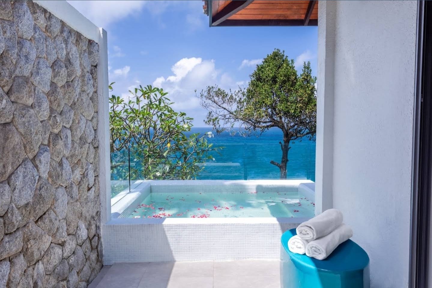 Villa La Prana — Luxury 7-Bedroom Oceanfront Estate - full photo 6