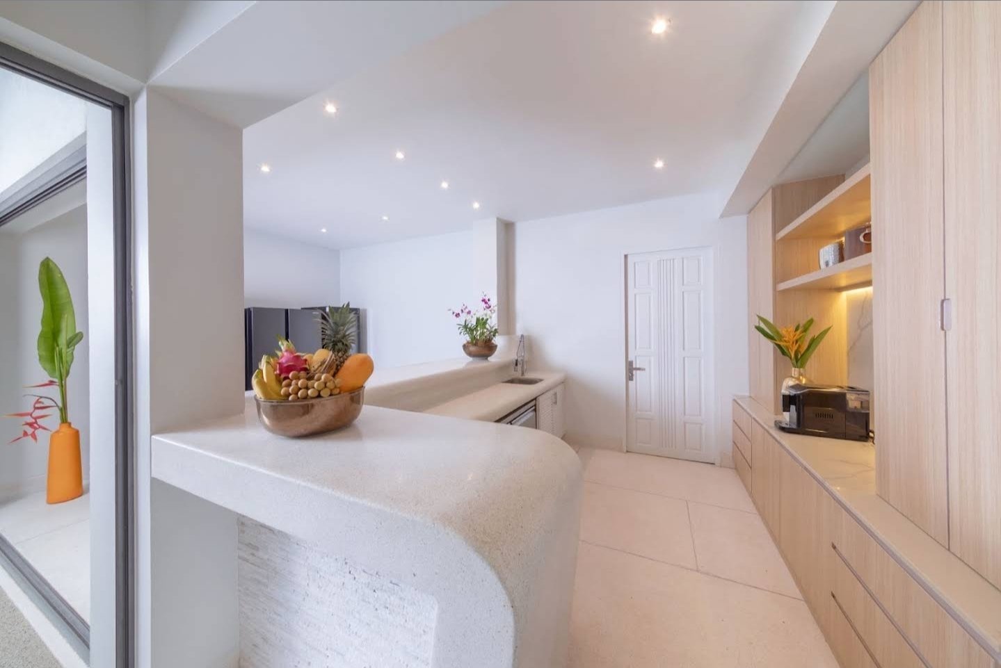 Villa La Prana — Luxury 7-Bedroom Oceanfront Estate - full photo 23