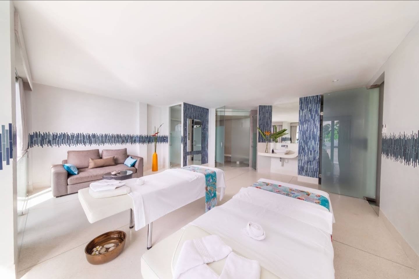 Villa La Prana — Luxury 7-Bedroom Oceanfront Estate - full photo 50