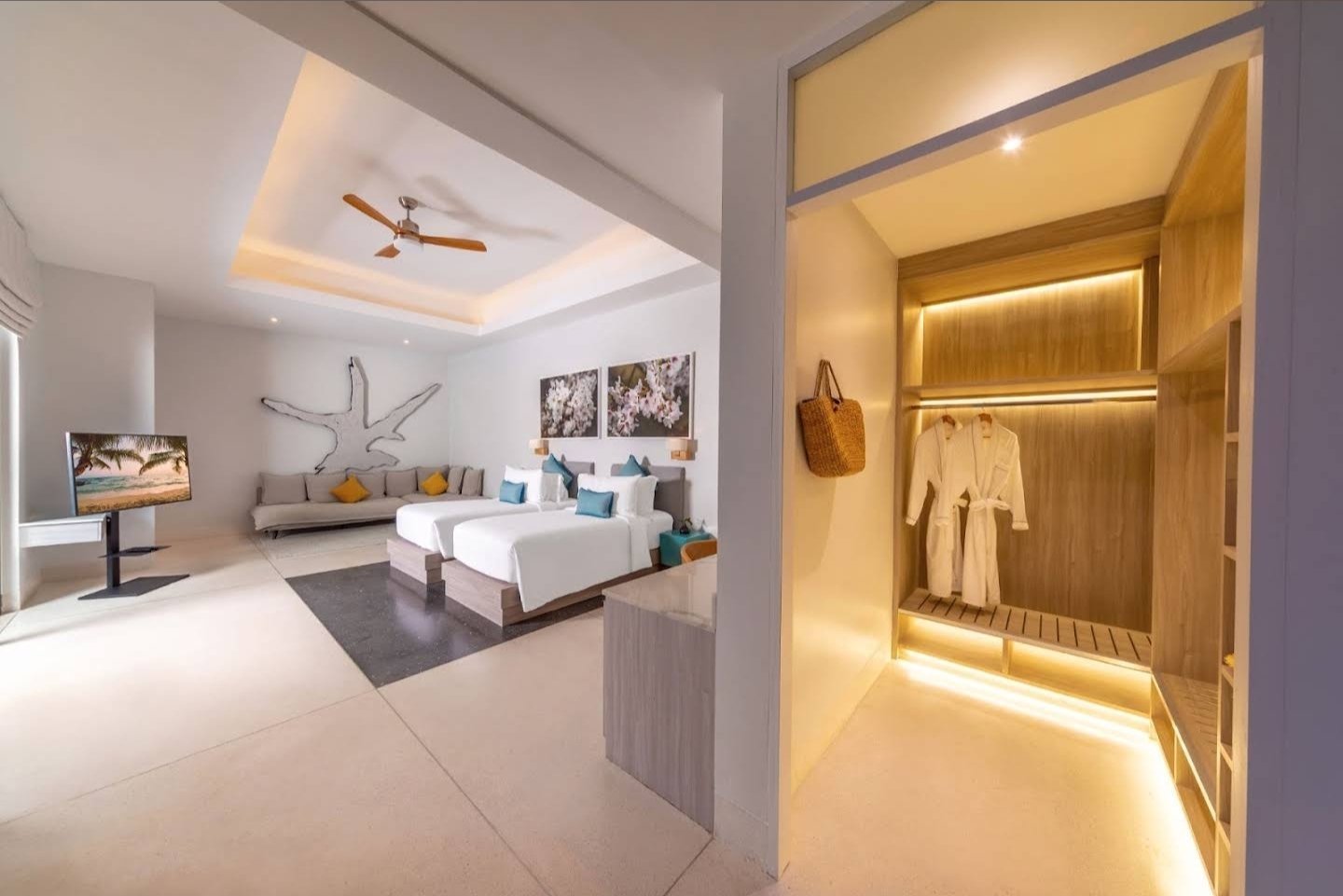 Villa La Prana — Luxury 7-Bedroom Oceanfront Estate - full photo 27