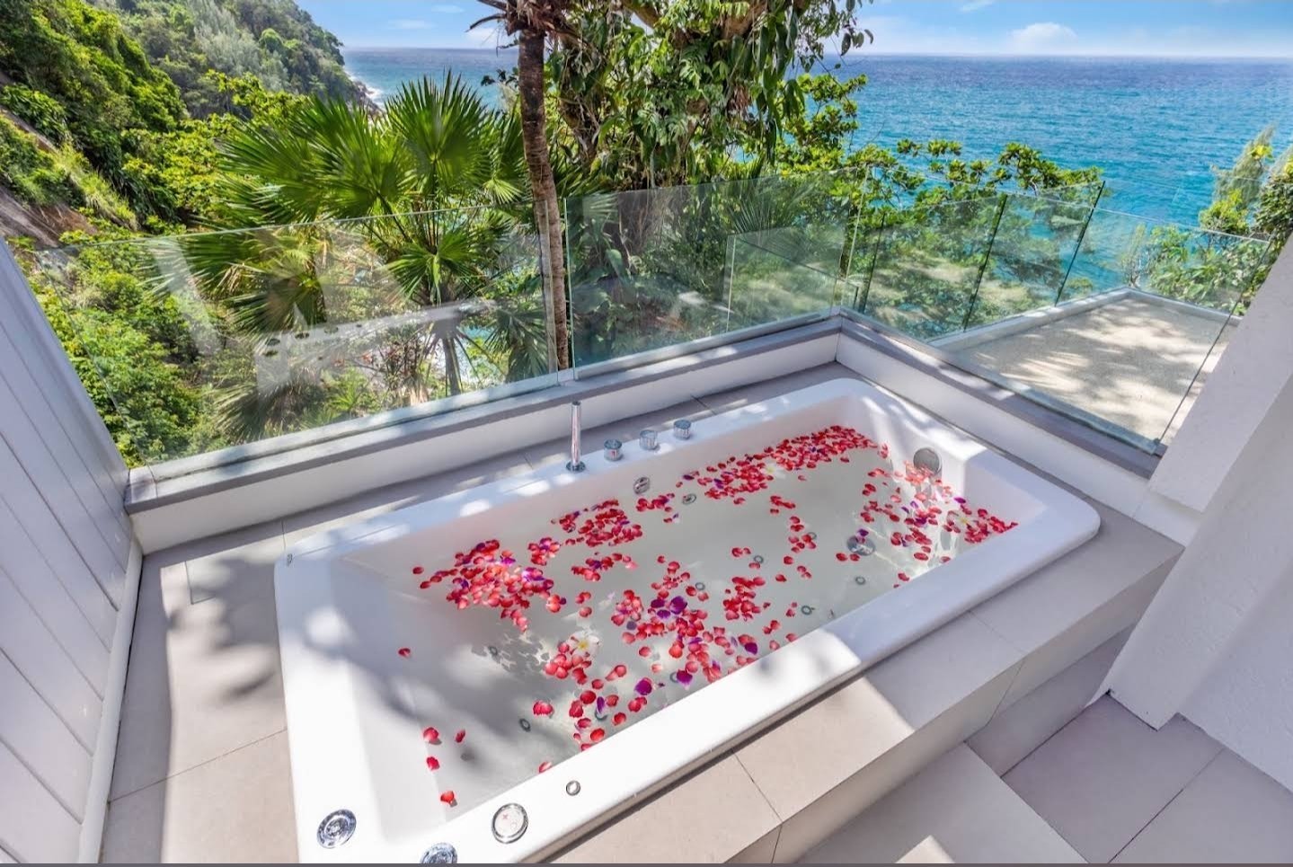 Villa La Prana — Luxury 7-Bedroom Oceanfront Estate - full photo 41
