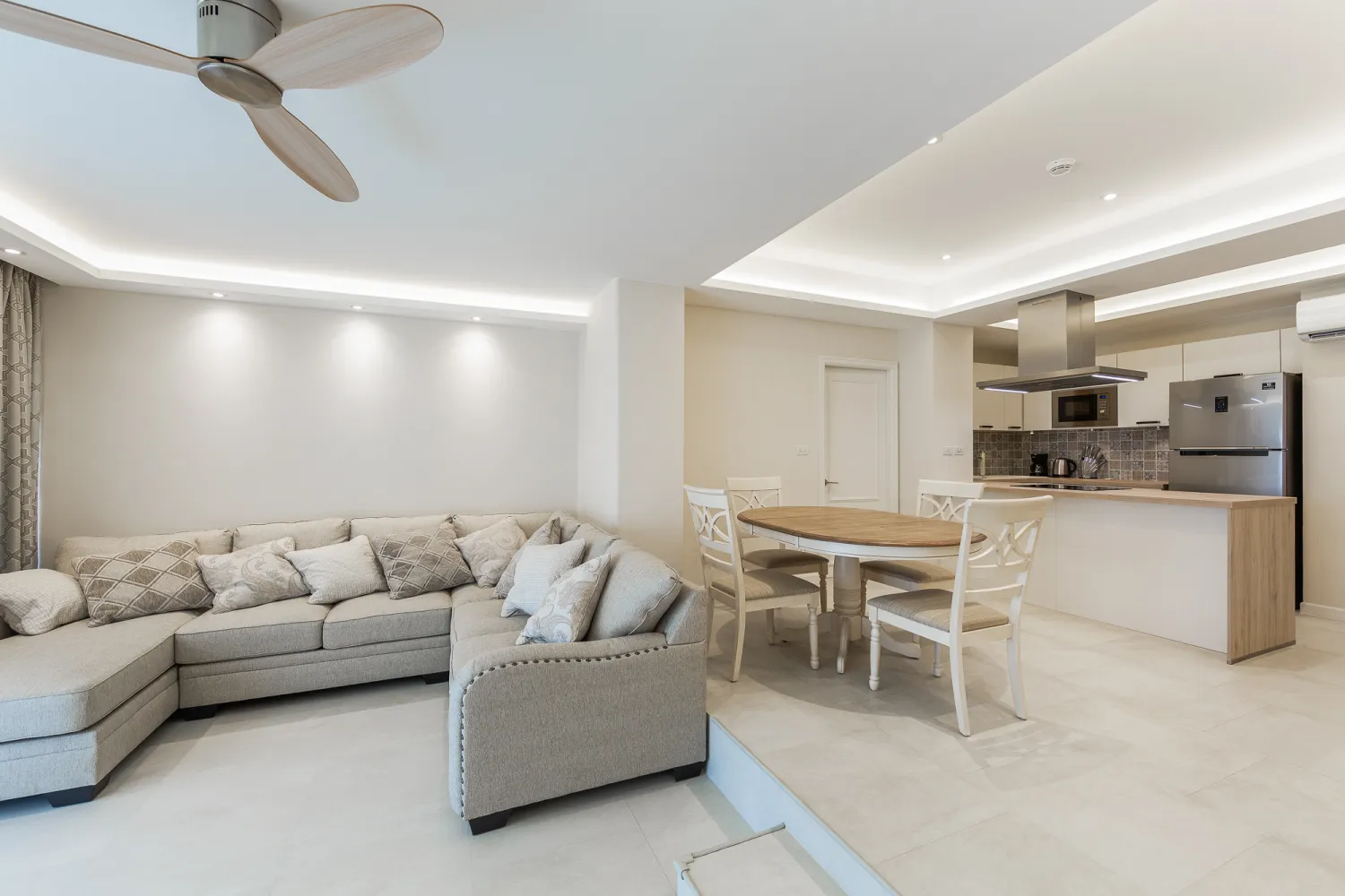 Property image - full photo 25