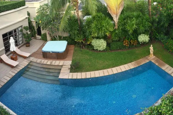 Property image - full photo 3