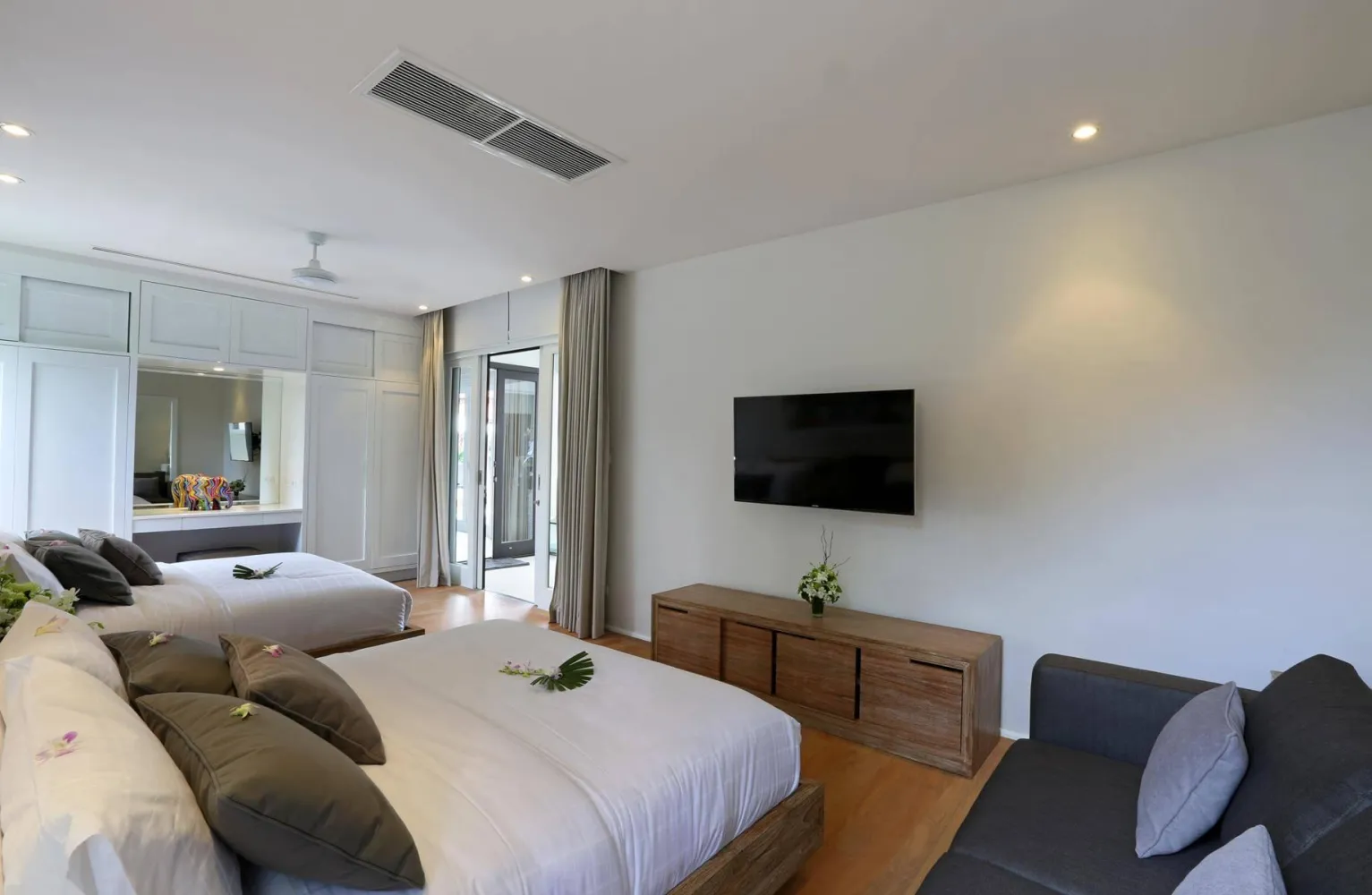Property image - full photo 19