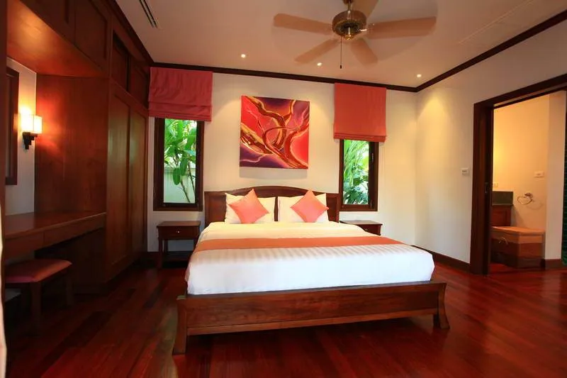 Property image - full photo 12