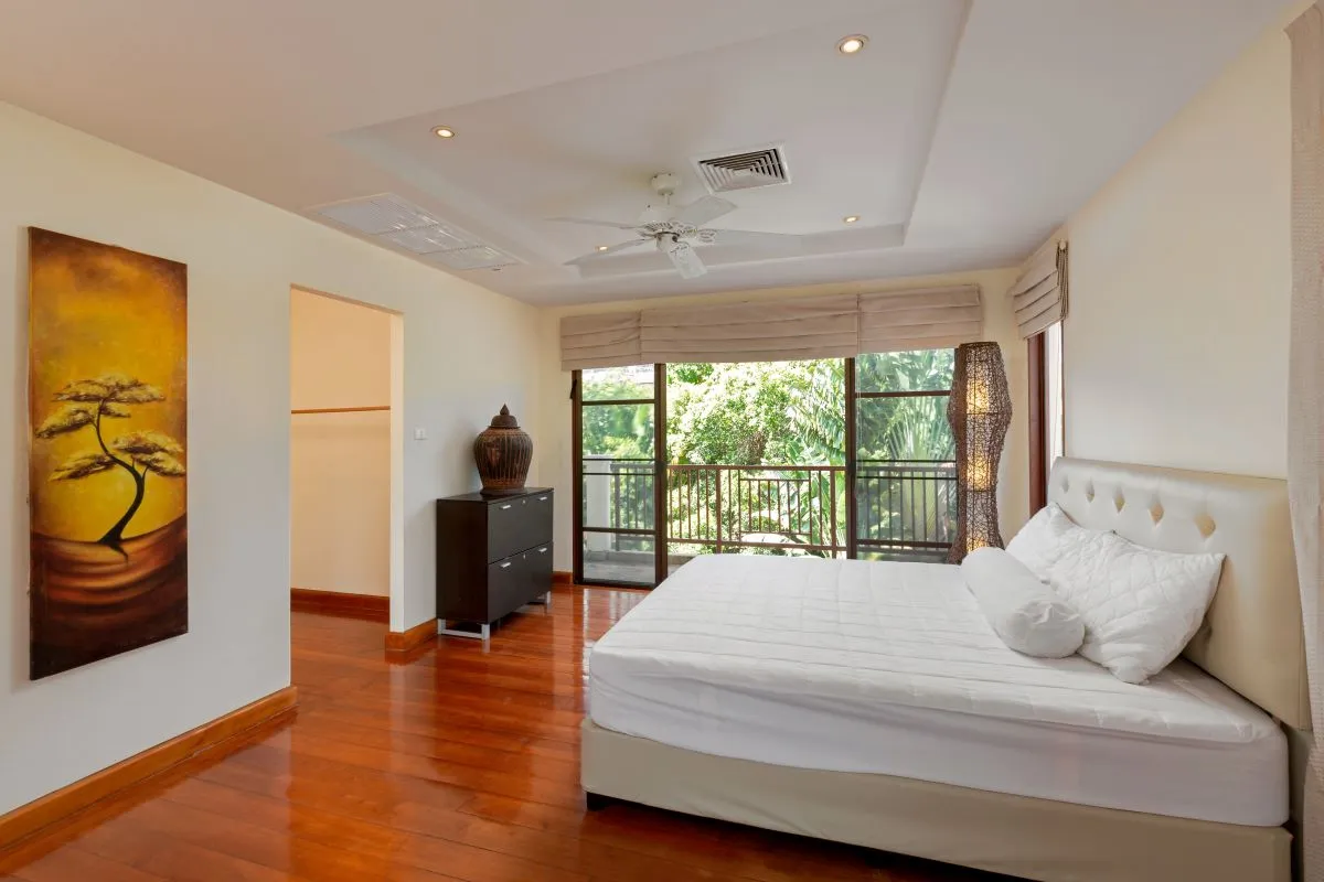 Property image - full photo 9