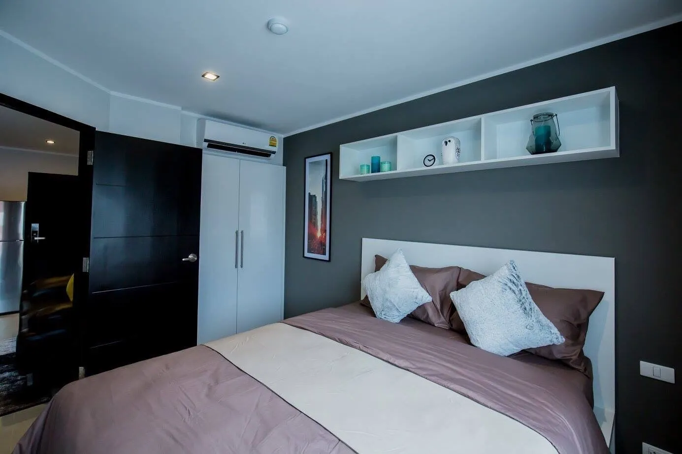 Property image - full photo 6