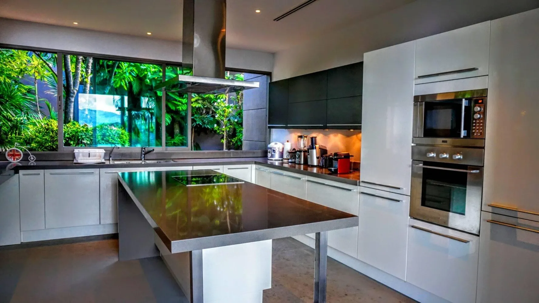 Property image - full photo 4