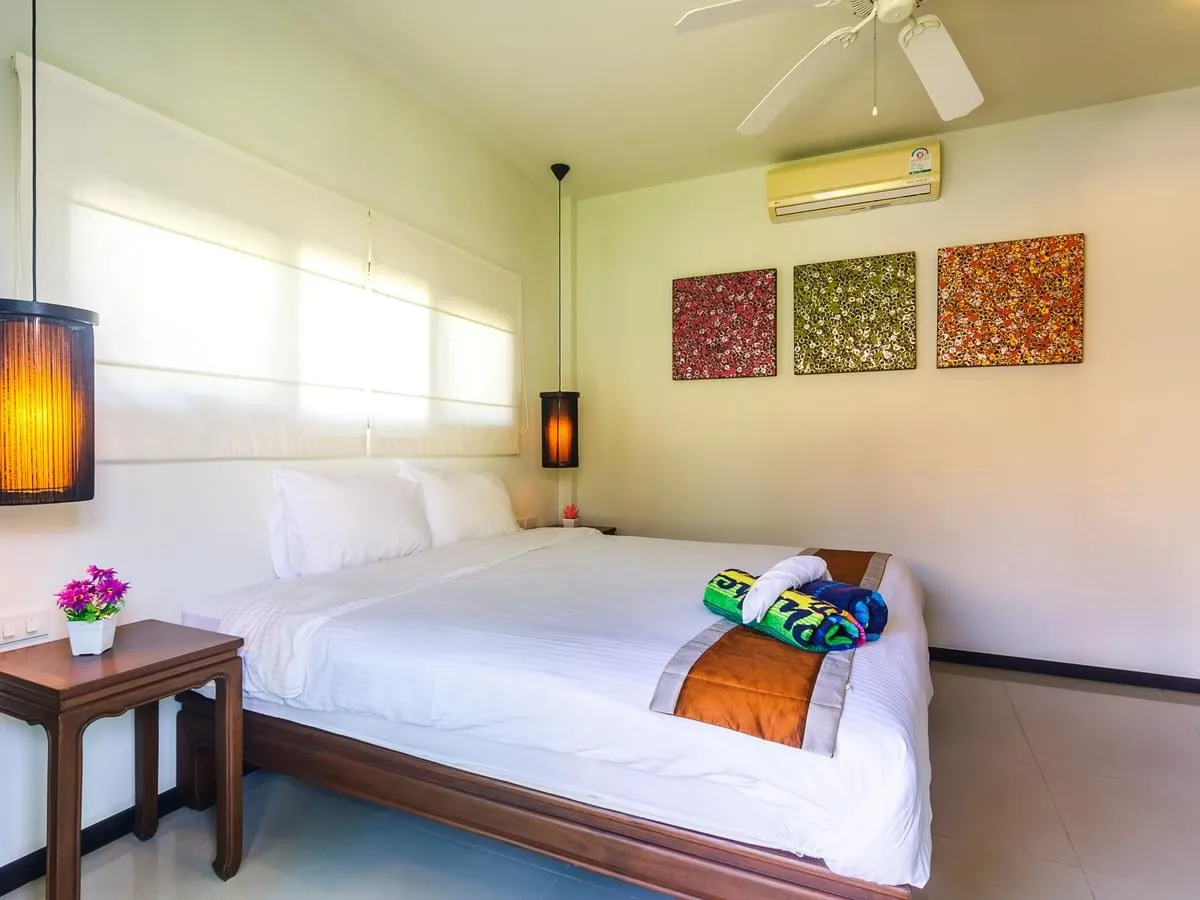 Property image - full photo 32