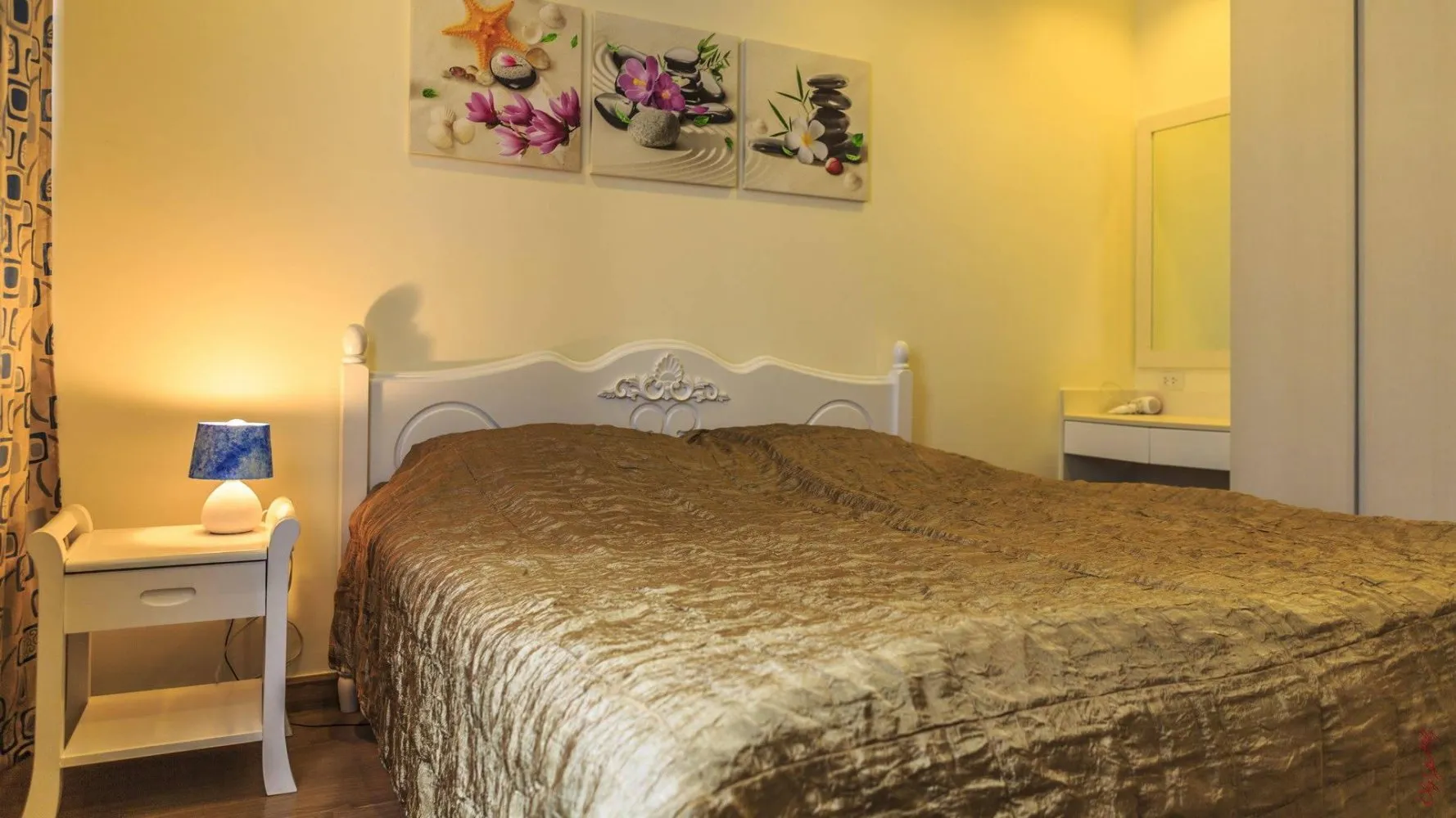 Property image - full photo 18