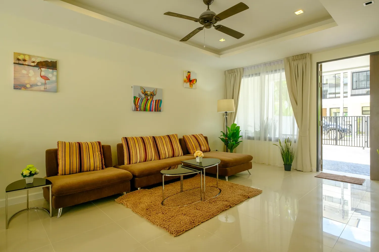Property image - full photo 3