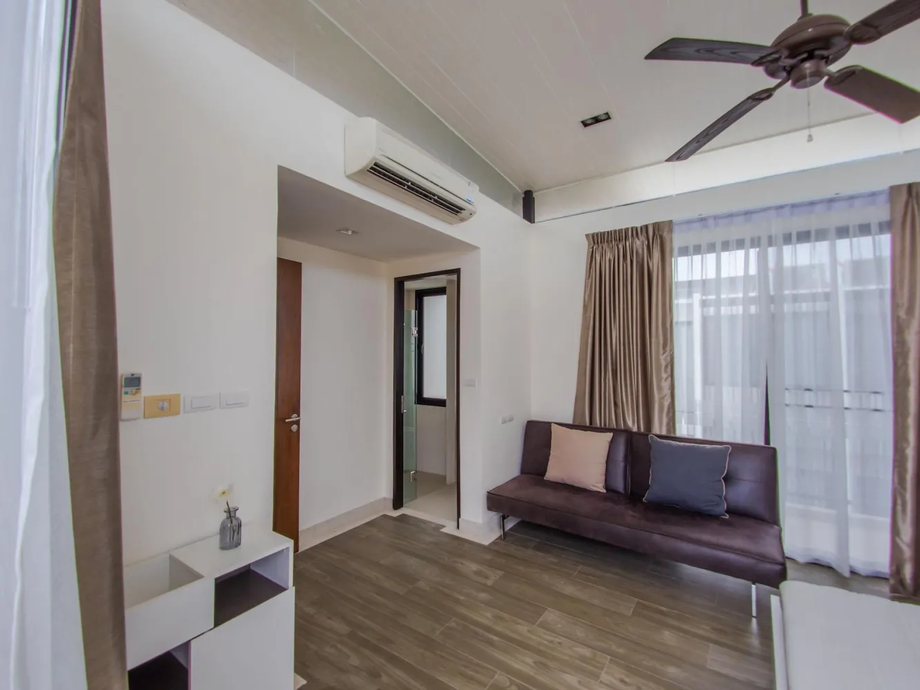 Property image - full photo 21