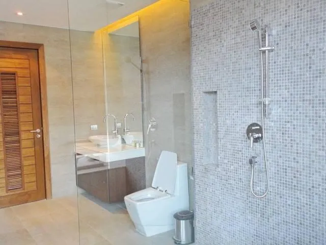 Property image - full photo 7