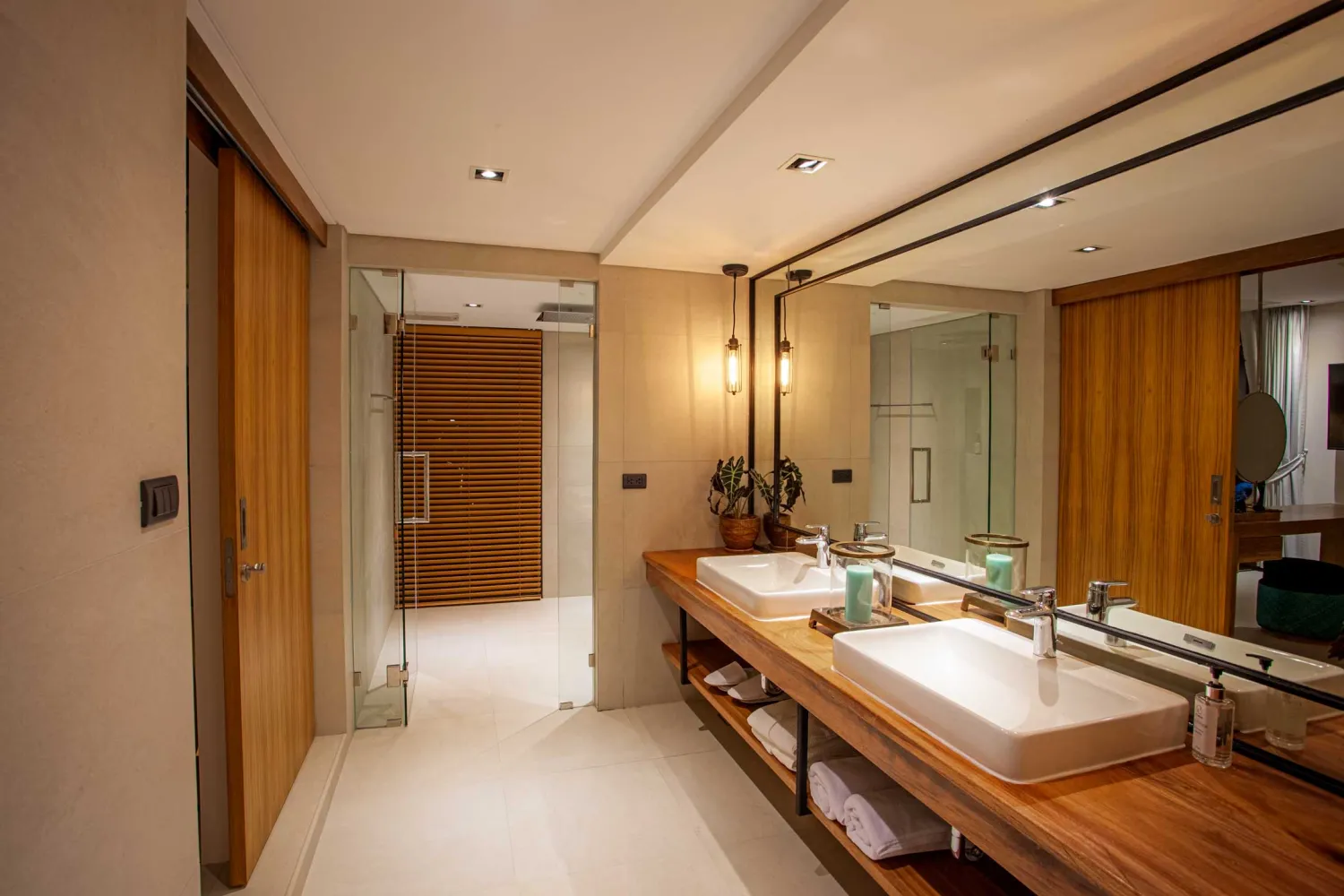 Property image - full photo 12