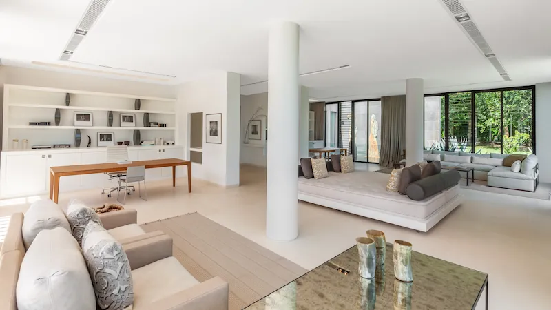 Property image - full photo 12