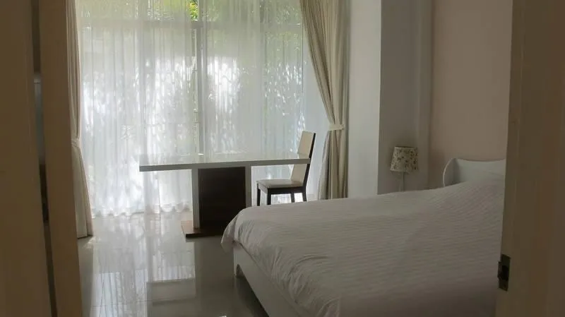 Property image - full photo 18