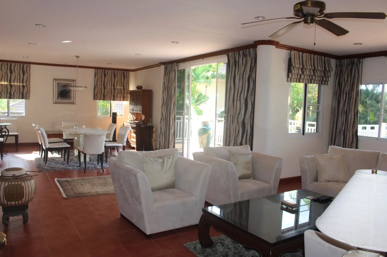 Property image - full photo 12