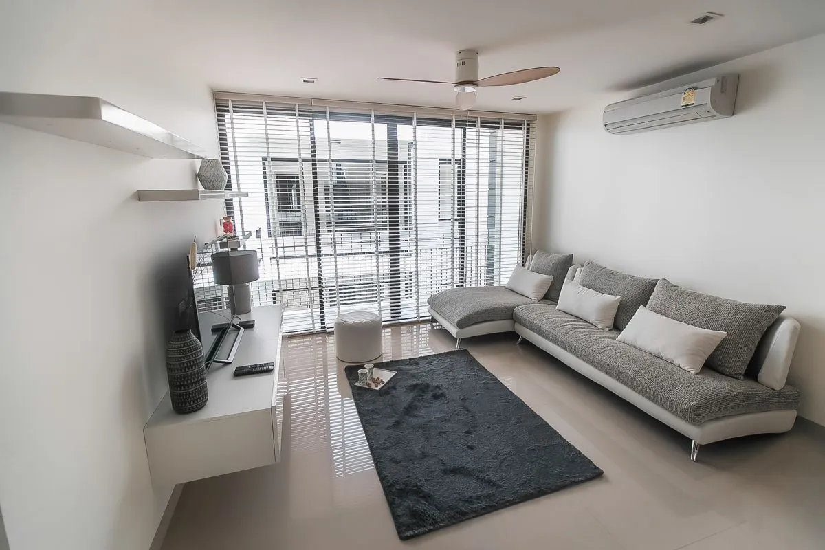 Property image - full photo 10