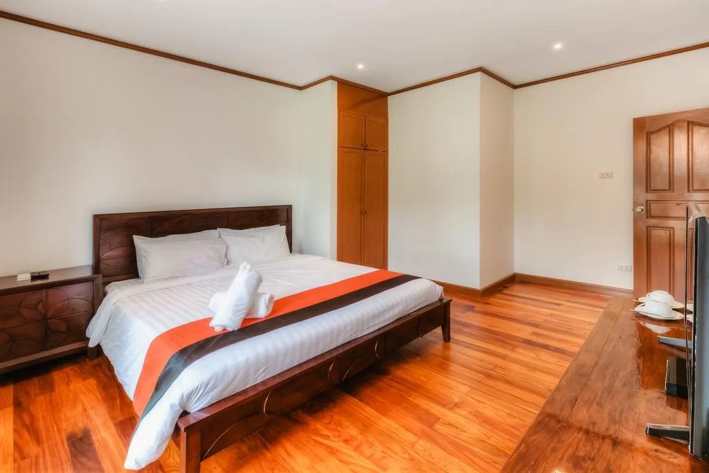 Property image - full photo 34