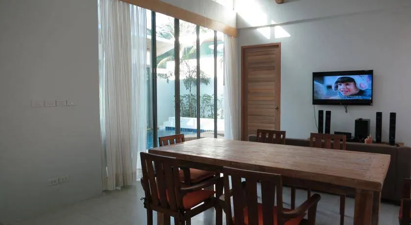 Property image - full photo 14