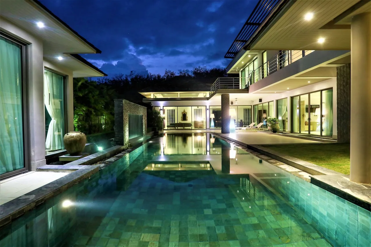 Property image - full photo 33
