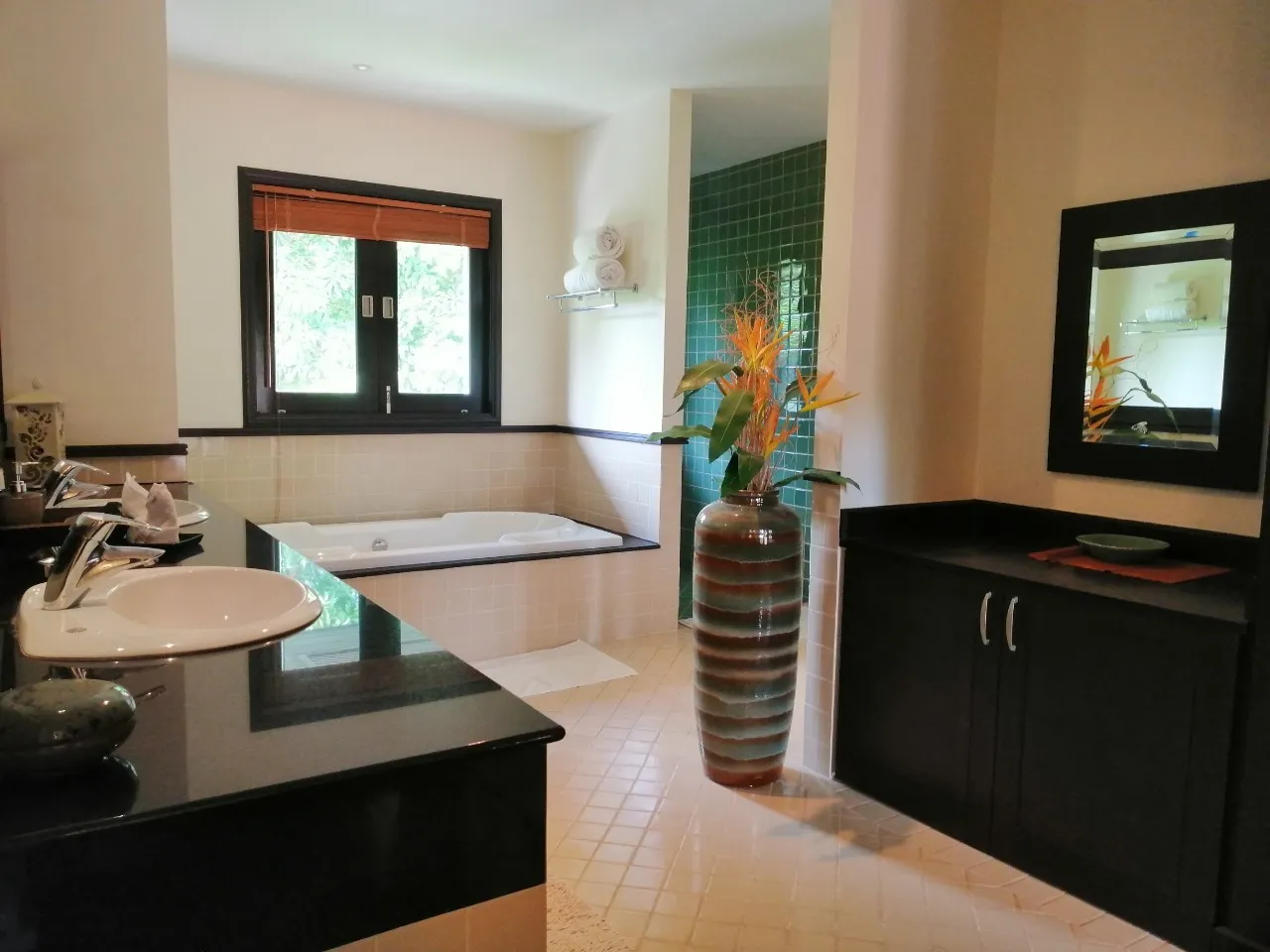 Property image - full photo 18