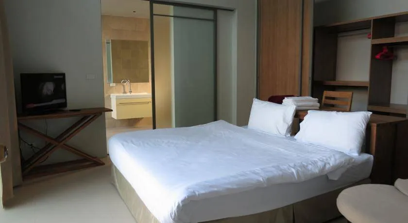 Property image - full photo 9