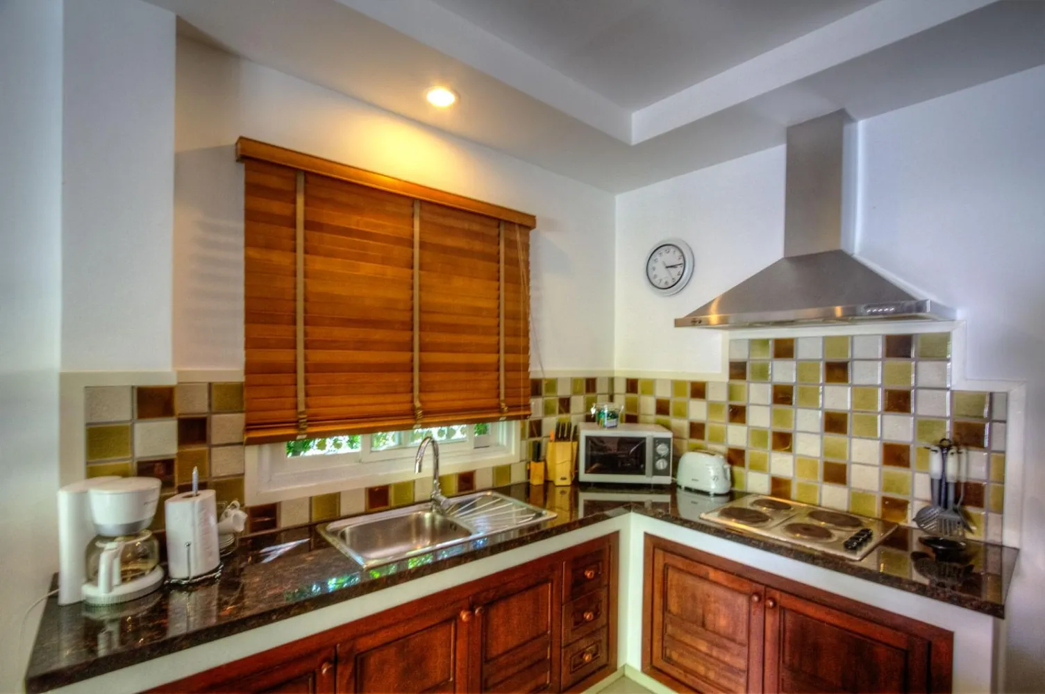 Property image - full photo 14