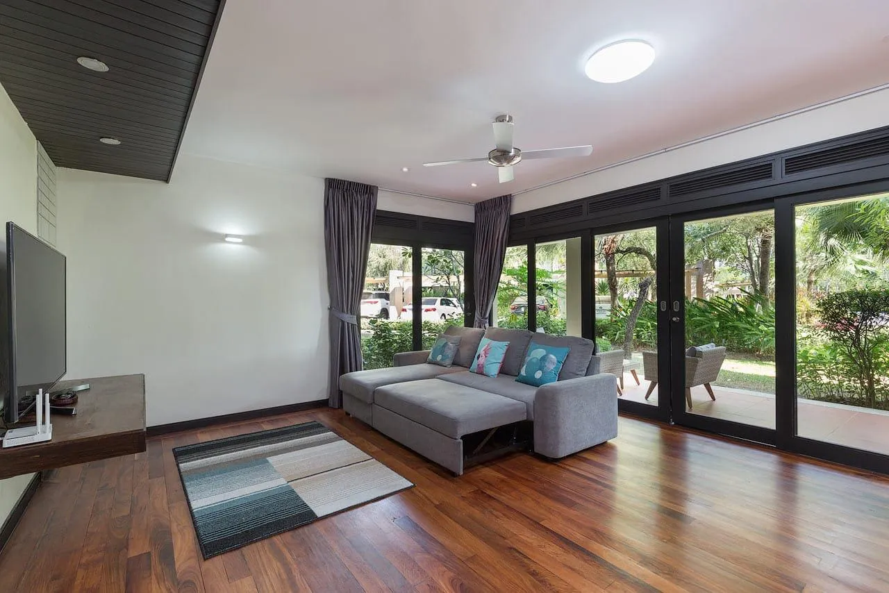 Property image - full photo 3
