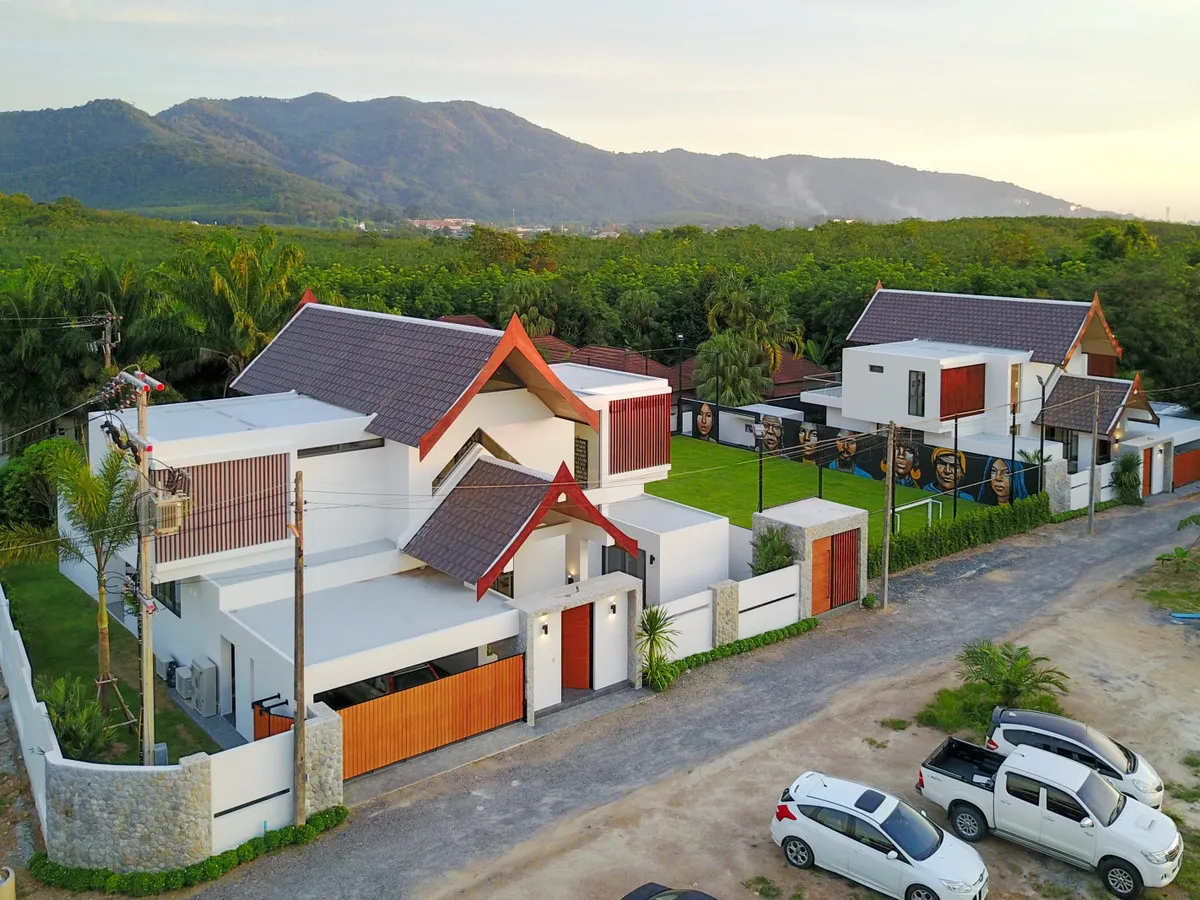 Property image - full photo 36