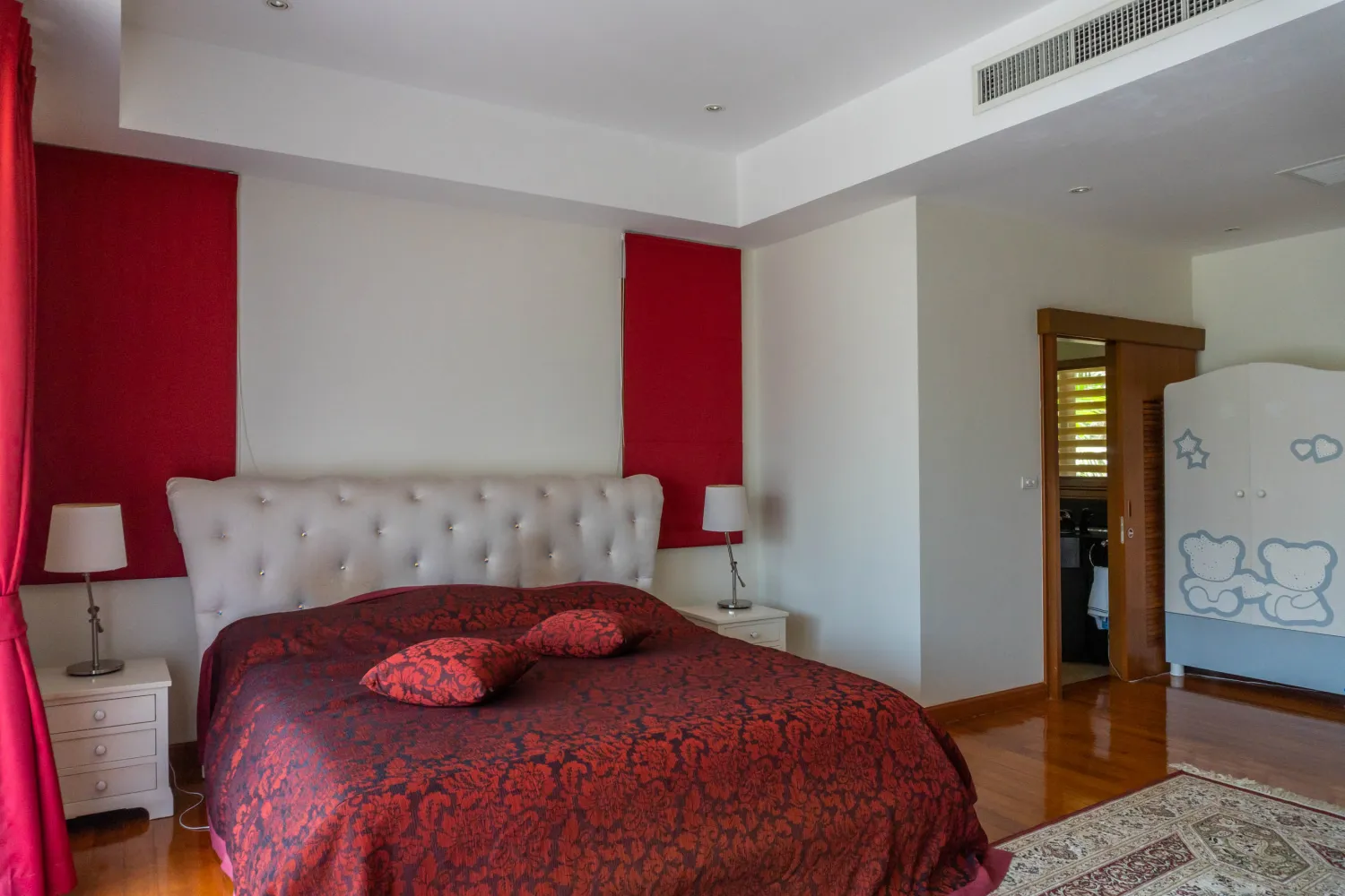 Property image - full photo 2