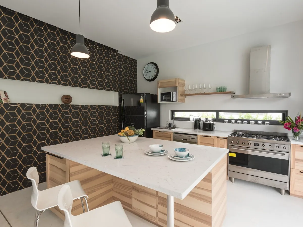 Property image - full photo 14