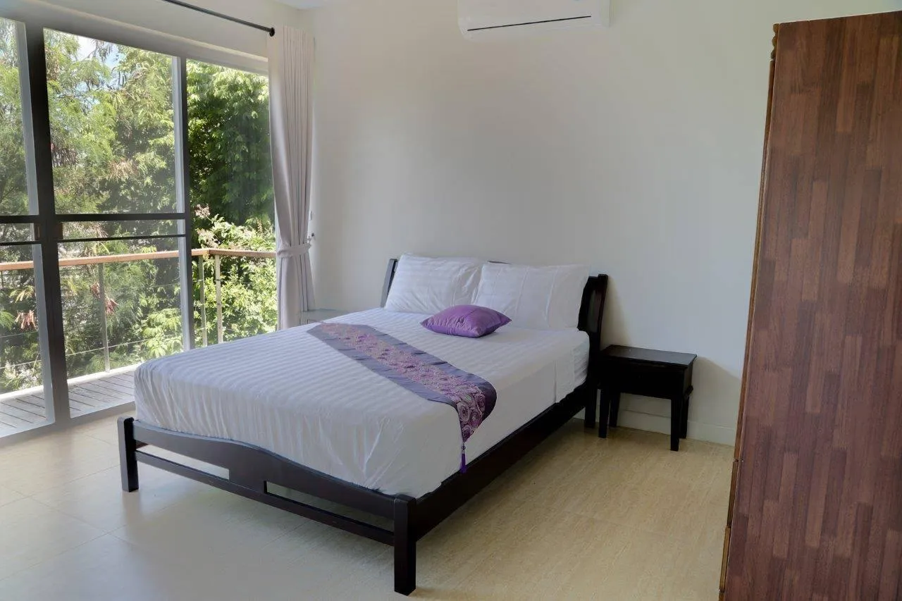 Property image - full photo 16
