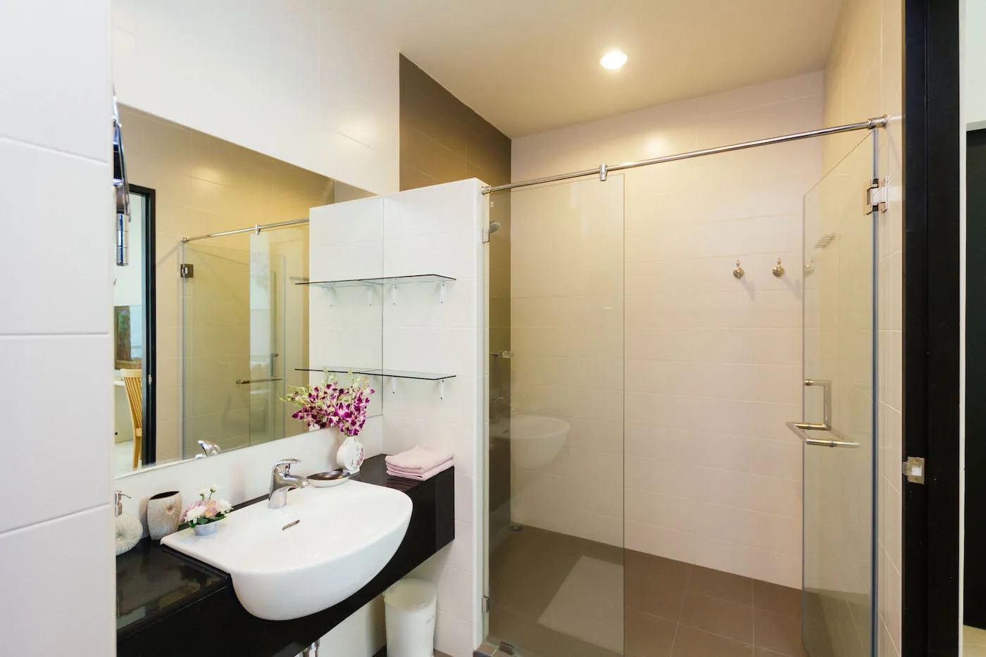 Property image - full photo 5