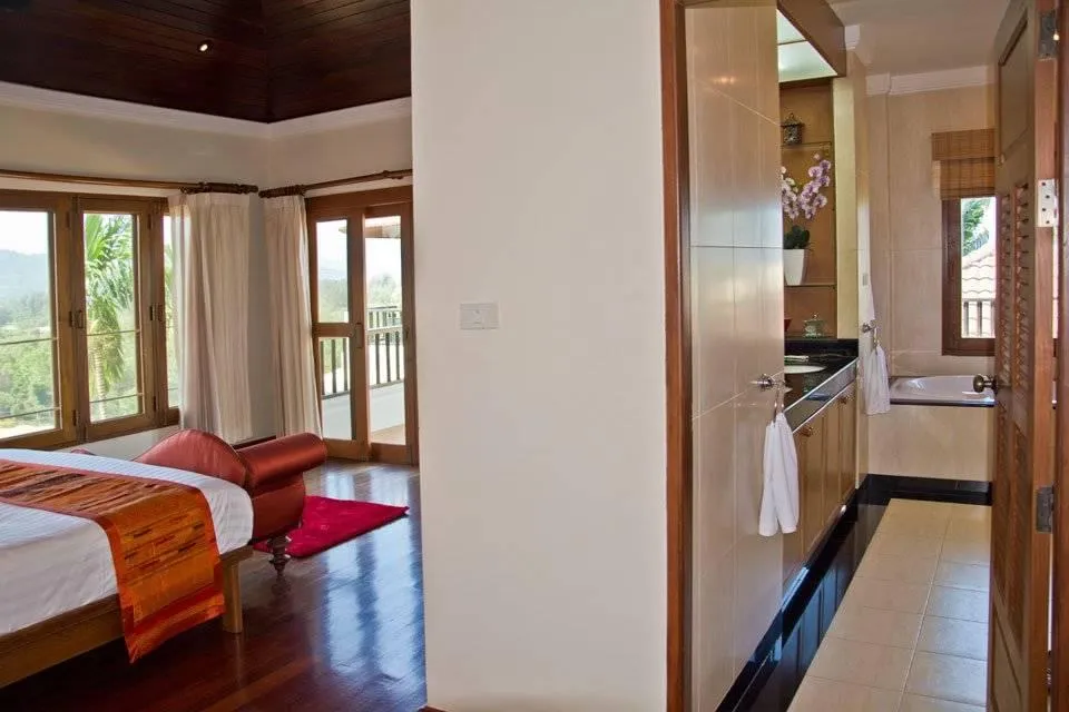 Property image - full photo 18