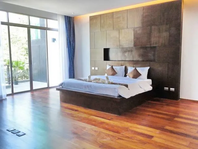 Property image - full photo 9