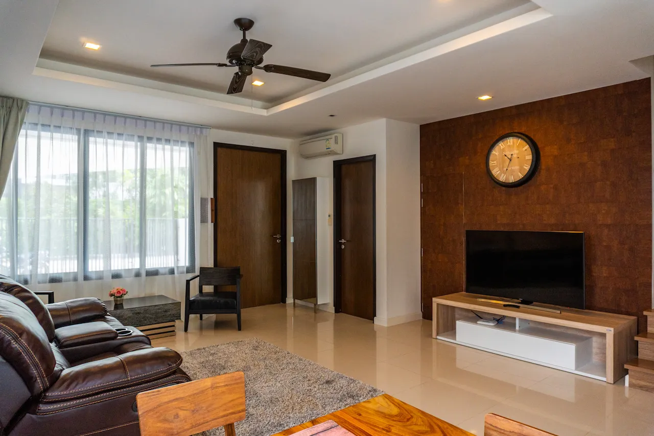 Property image - full photo 6