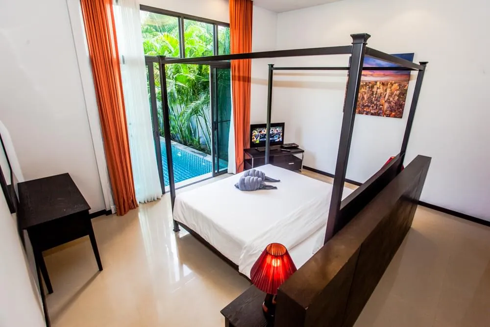 Property image - full photo 11