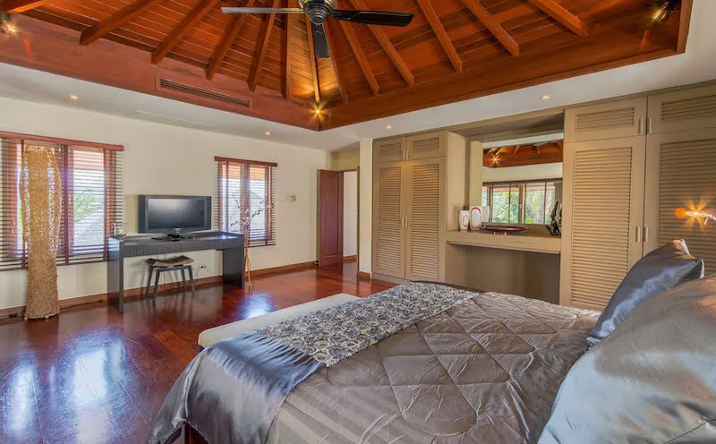 Property image - full photo 10