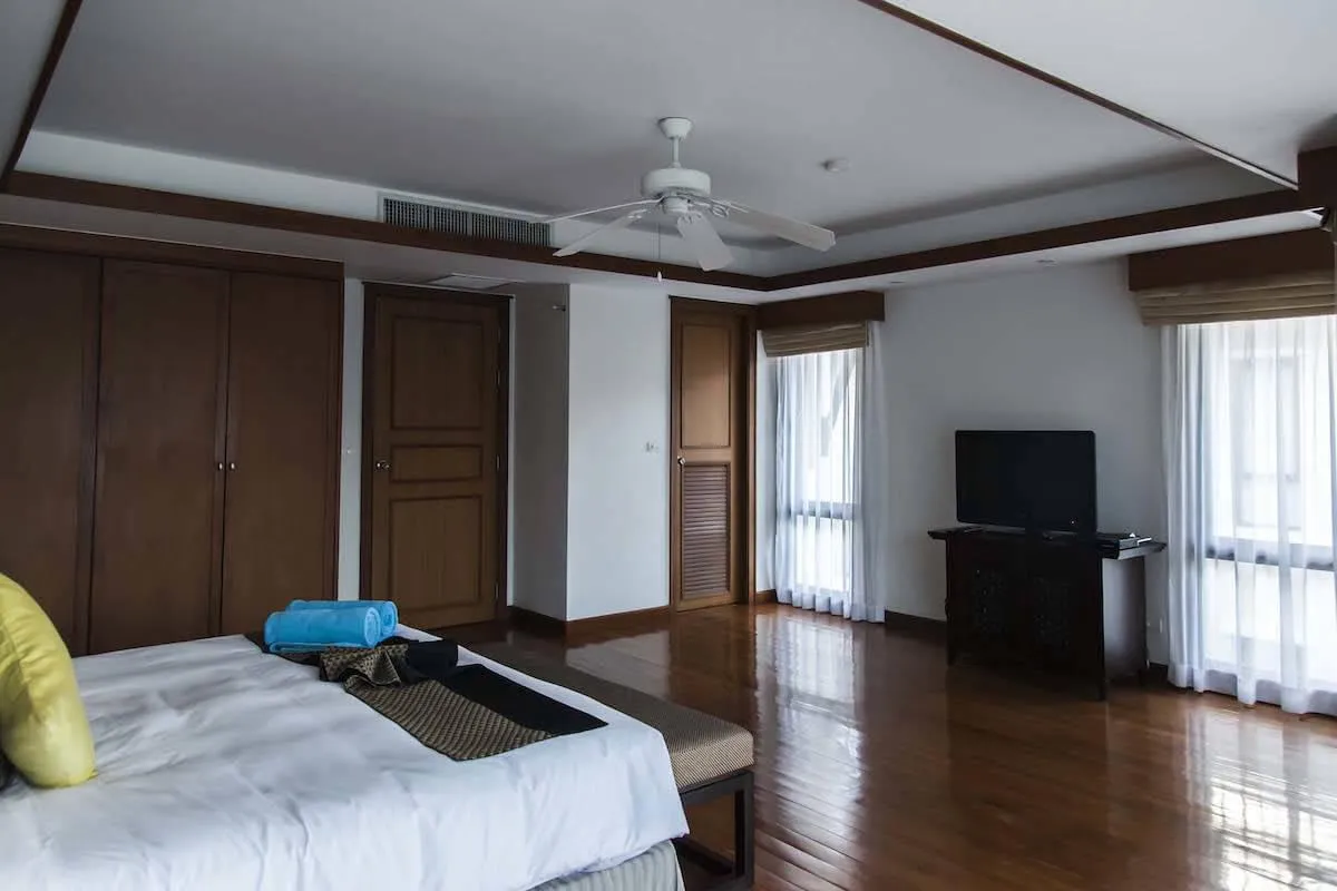 Property image - full photo 12