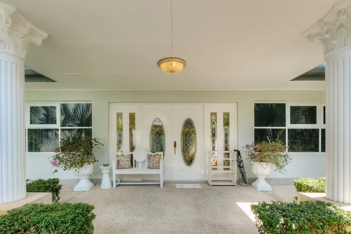 Property image - full photo 5