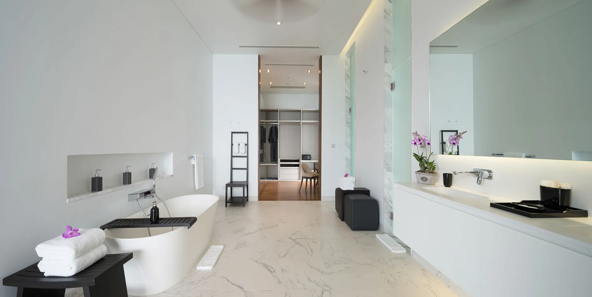Property image - full photo 3