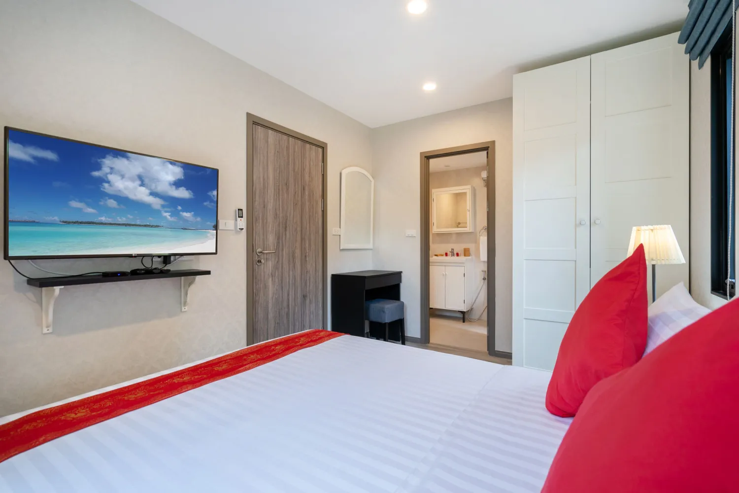 Property image - full photo 22