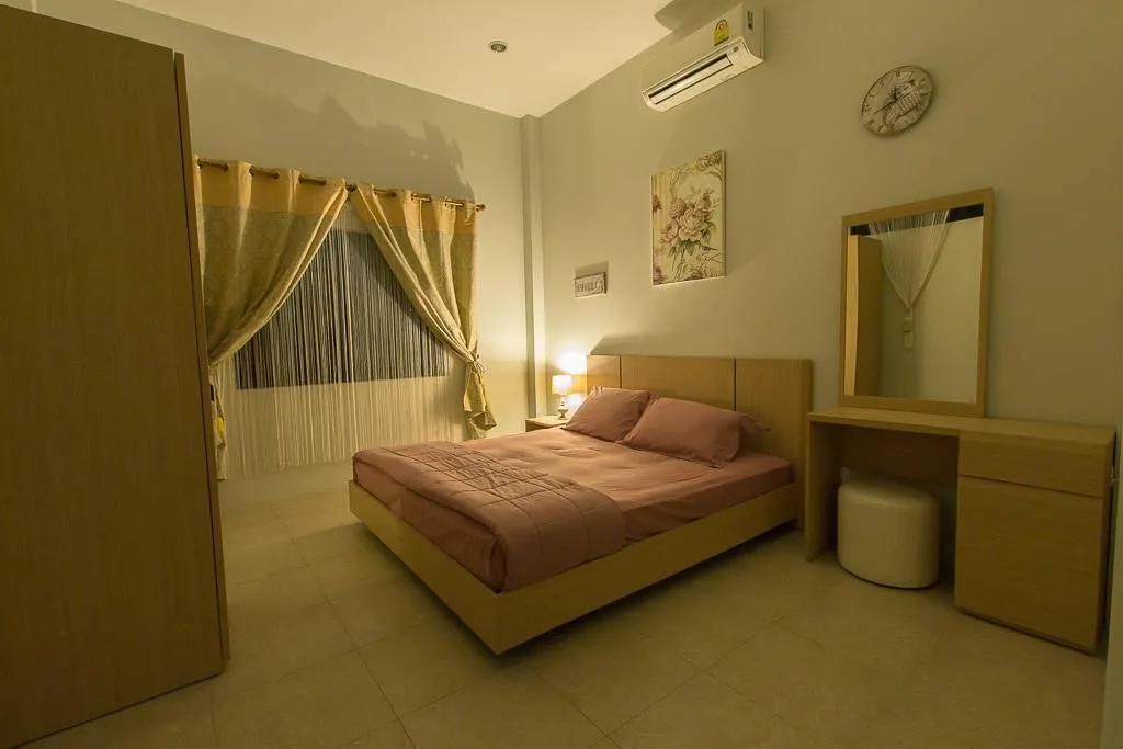 Property image - full photo 4